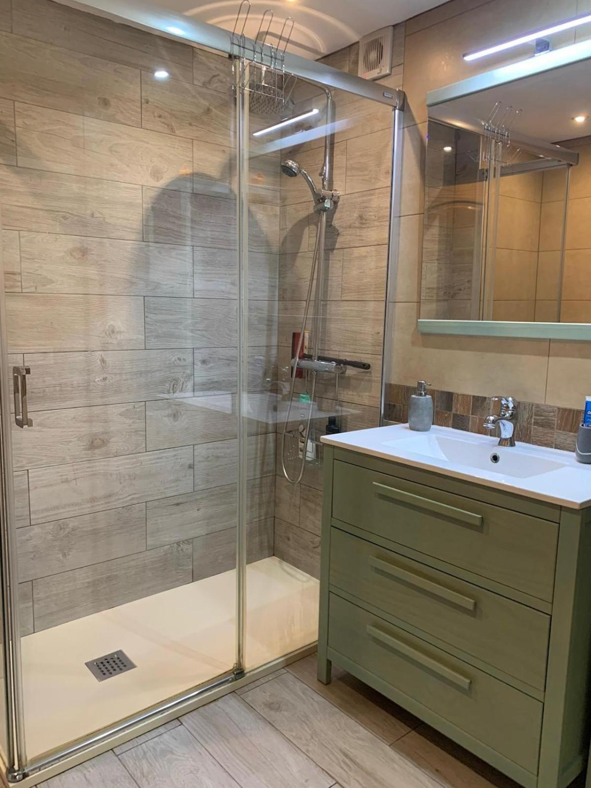 Apartamento Rosaledas 23 *